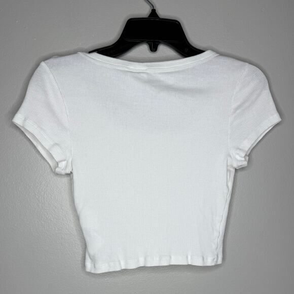 Divided White Cropped Scoop Neck Ribbed Baby Tee Womens Size Medium - Picture 2 of 3